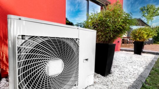 Installer une Pompe à Chaleur chez Soi : Études de Cas et Témoignages